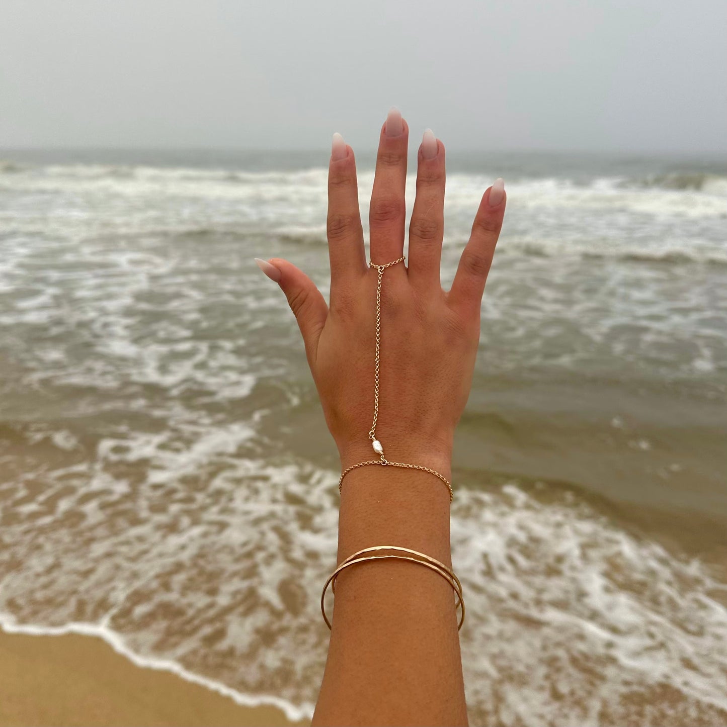 Sirena Pearl Hand Chain