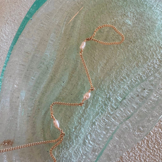 Sirena Pearl Hand Chain
