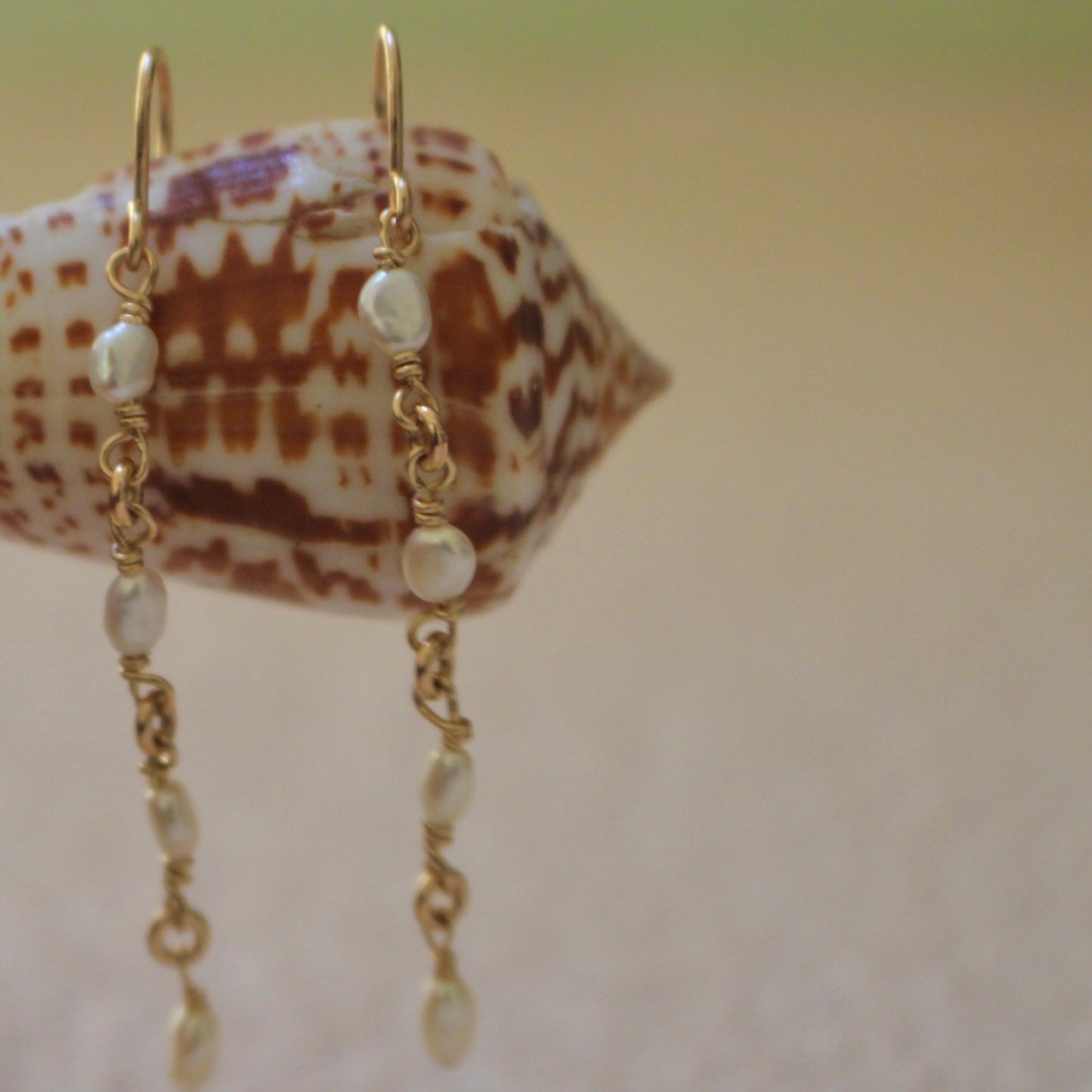 Aphrodite Pearl Drop Earring